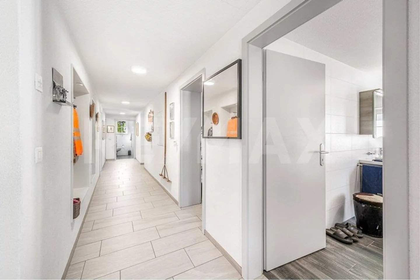 Casa plurifamiliare con tre appartamenti e riserva di terreno - Foto 7 di 13