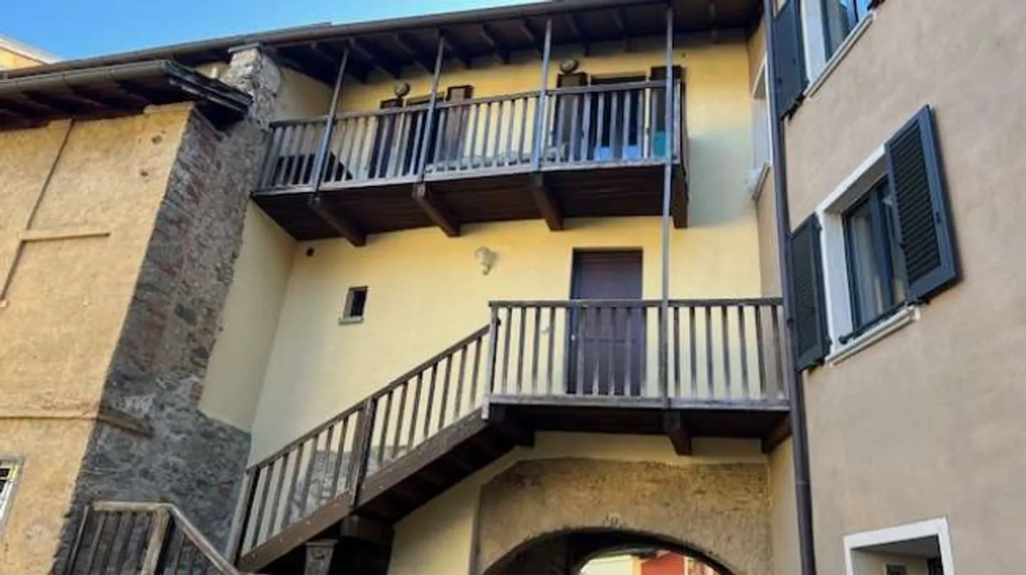 Elegantes Tessiner Haus in historischem Hof renoviert - Foto 15 di 20