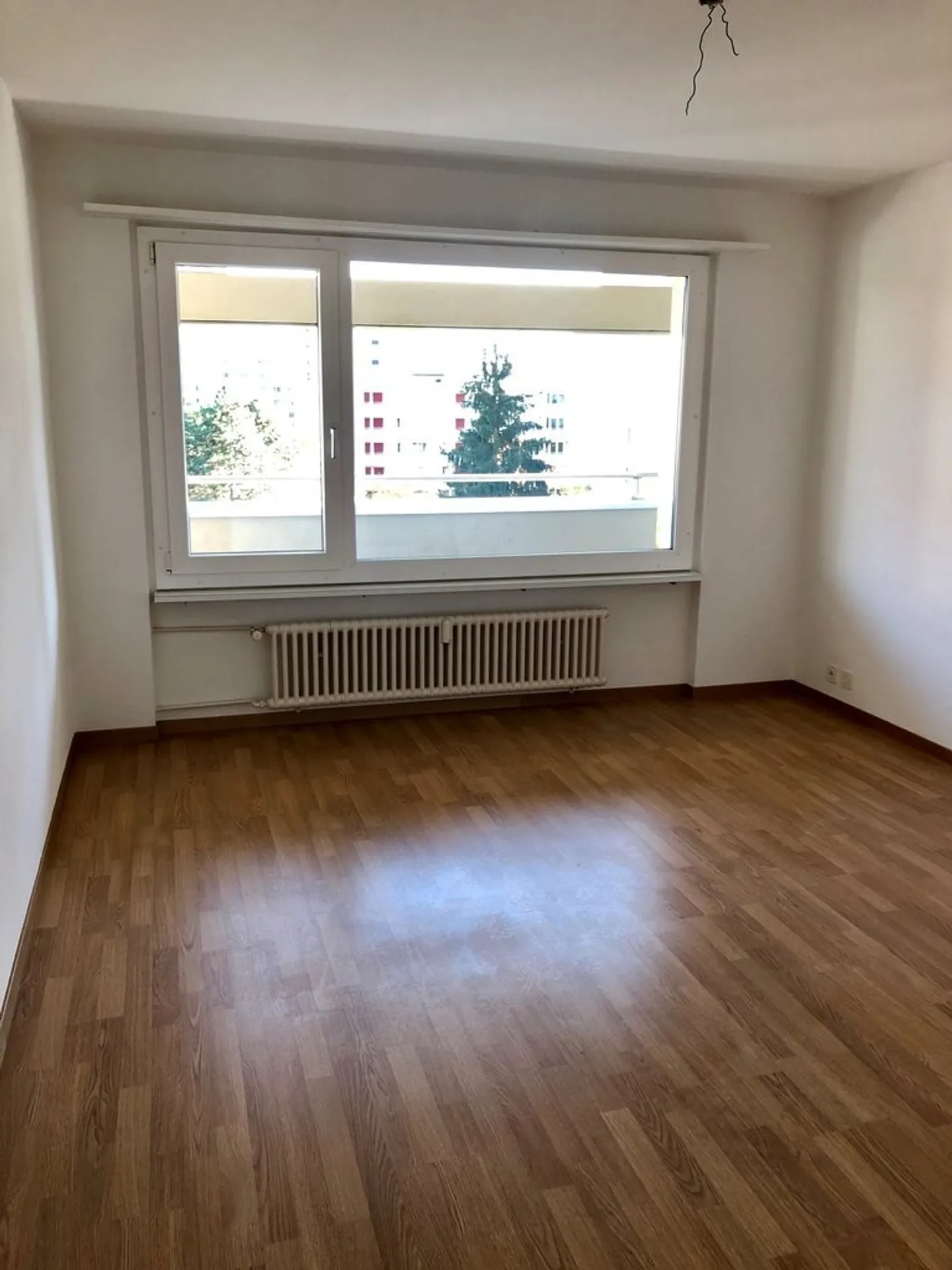 Cozy, centrally located apartment near Shoppi-Tivoli - Photo 4 of 5