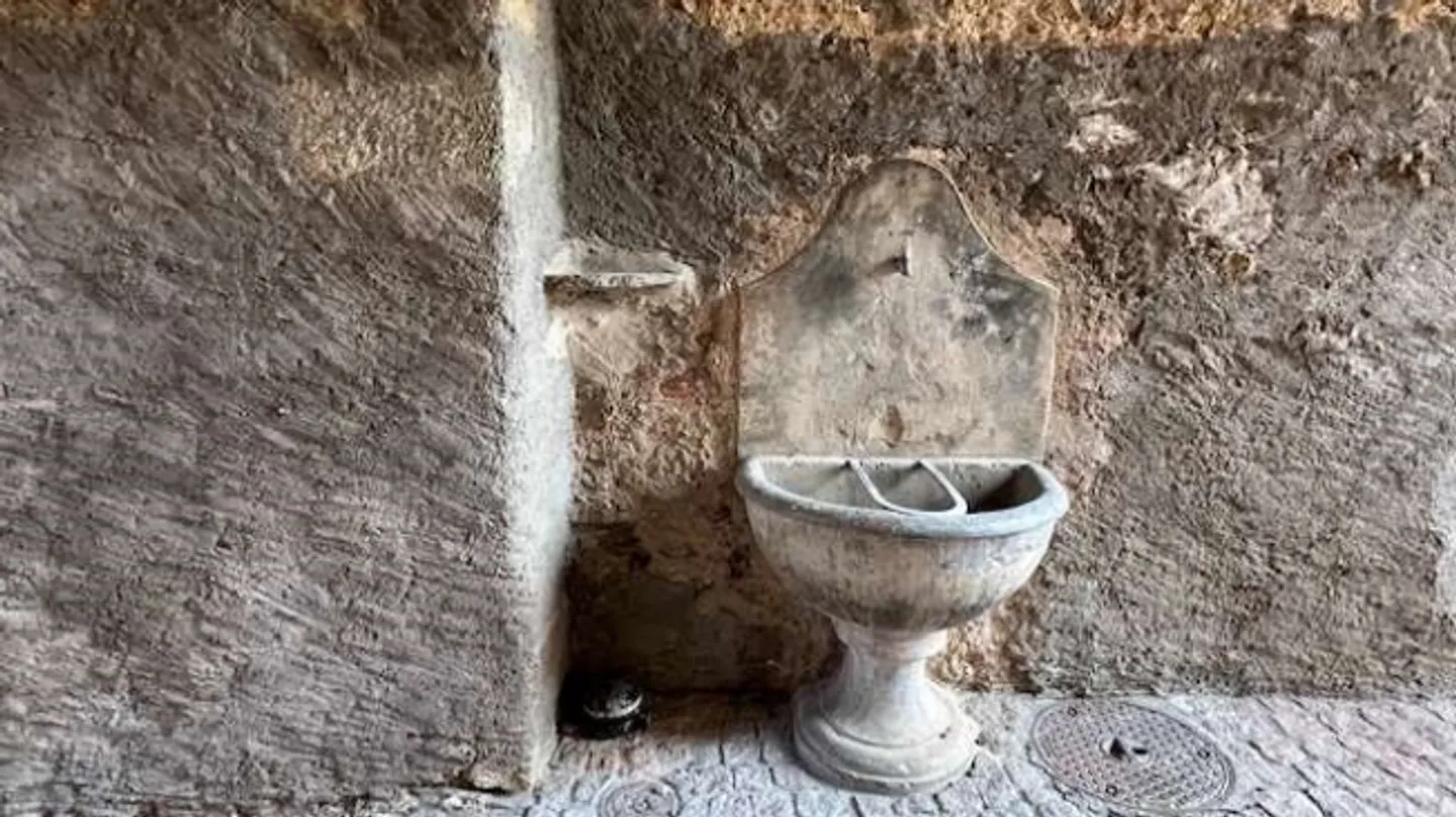 Elegantes Tessiner Haus in historischem Hof renoviert - Foto 19 di 20