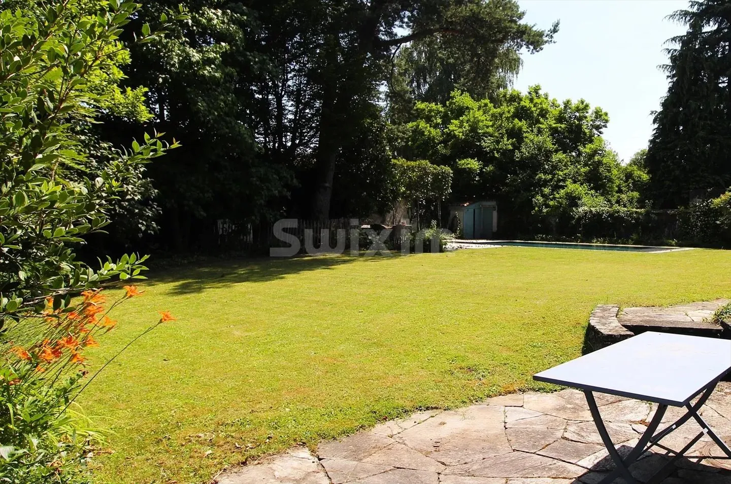 Unique Property - Photo 4 of 5
