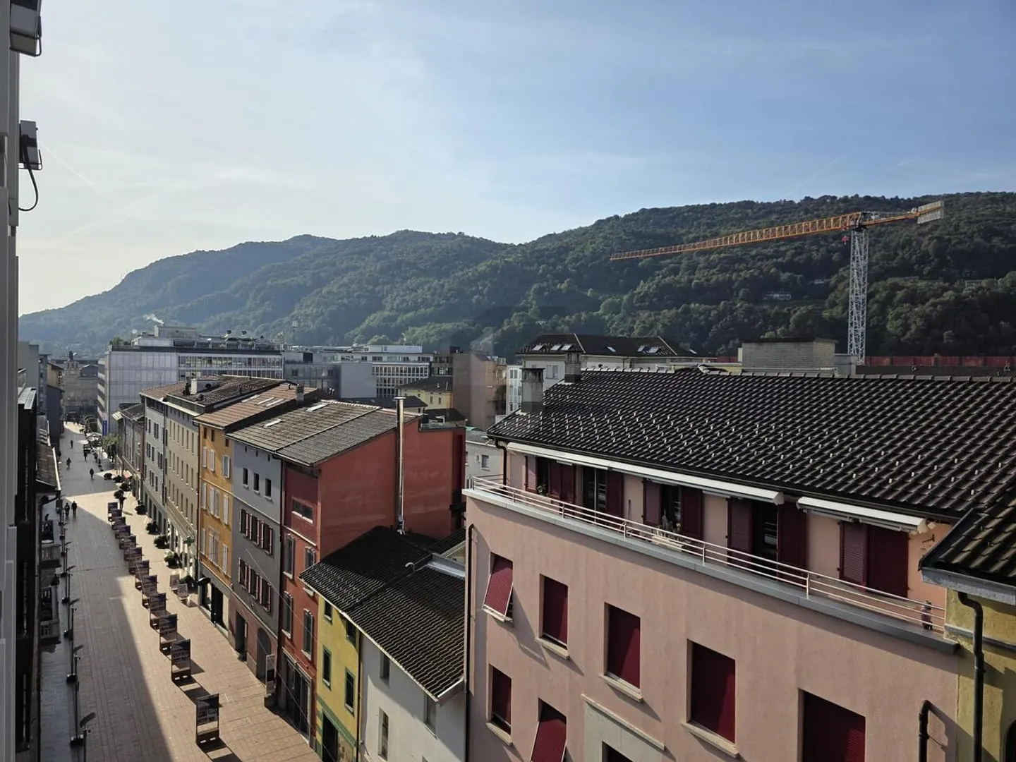 GERÄUMIG UND SONNIG IN ZENTRALER LAGE - Foto 1 von 6