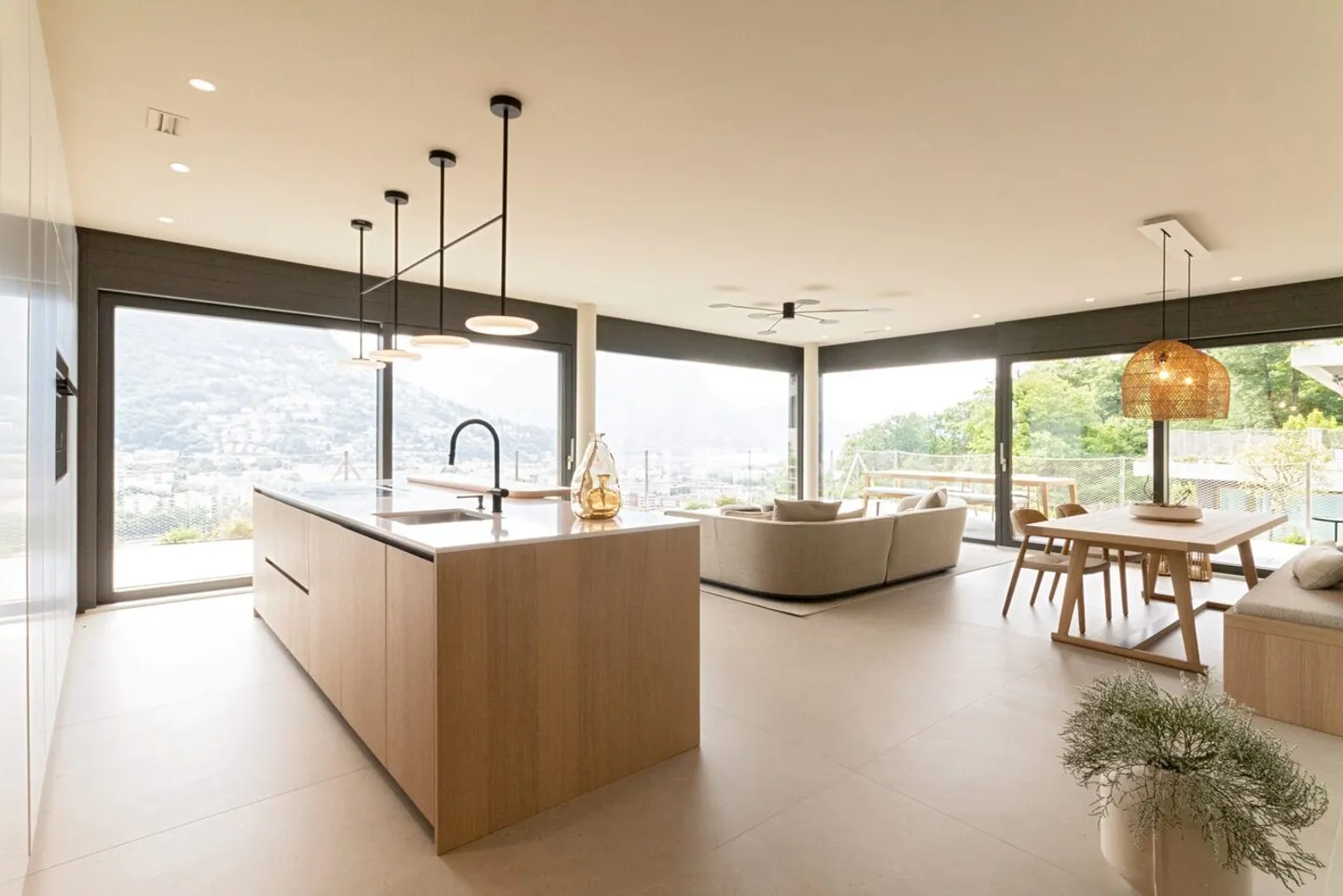 Penthouse for sale in Lugano 4.5 rooms with terrace, garden and view - Photo 4 of 18