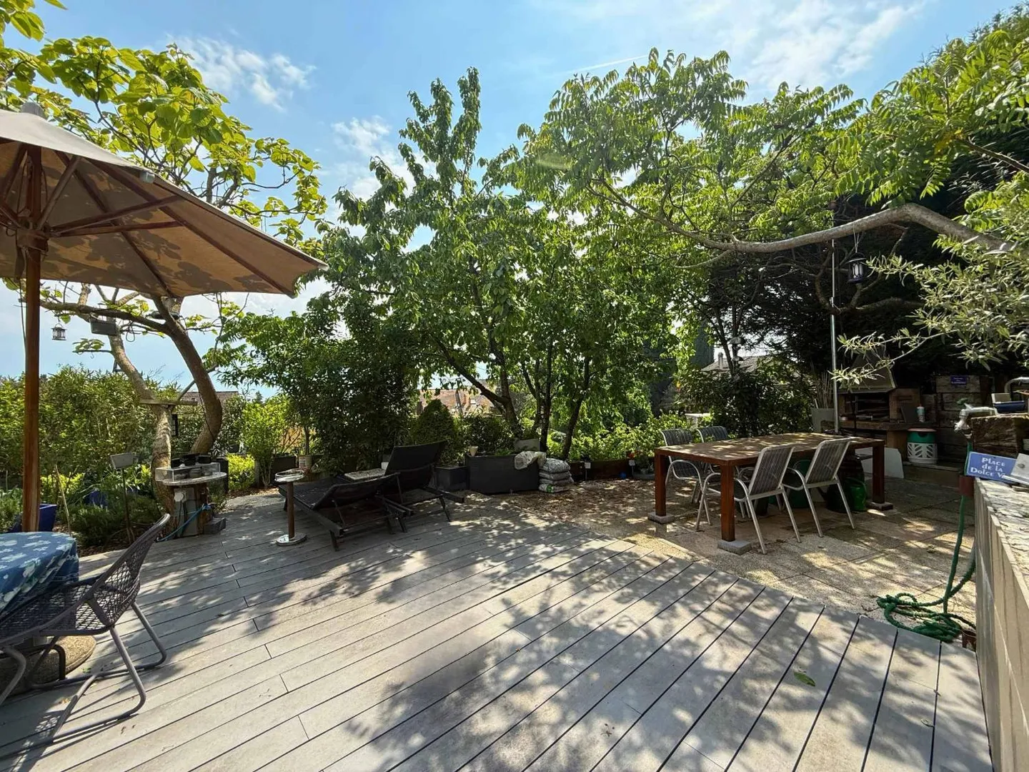 Charmantes Appartement mit Terrasse - Foto 1 von 6