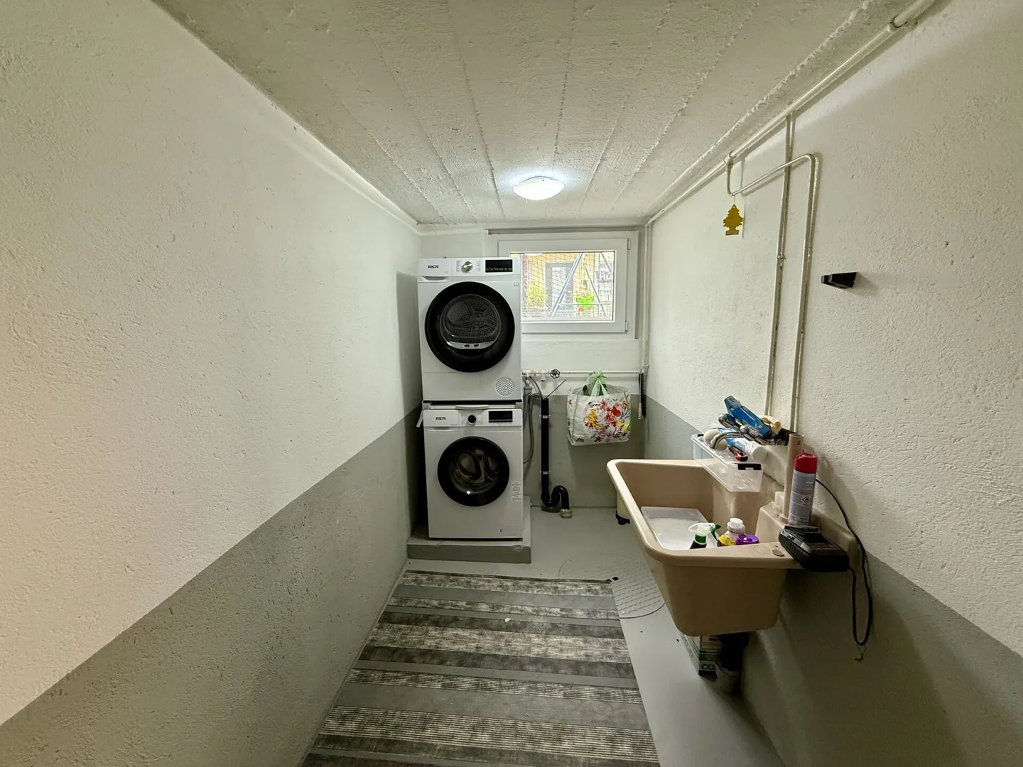 Trasferirsi e prosperare - casa unifamiliare ristrutturata con giardino in un quartiere tranquillo - Foto 23 di 26