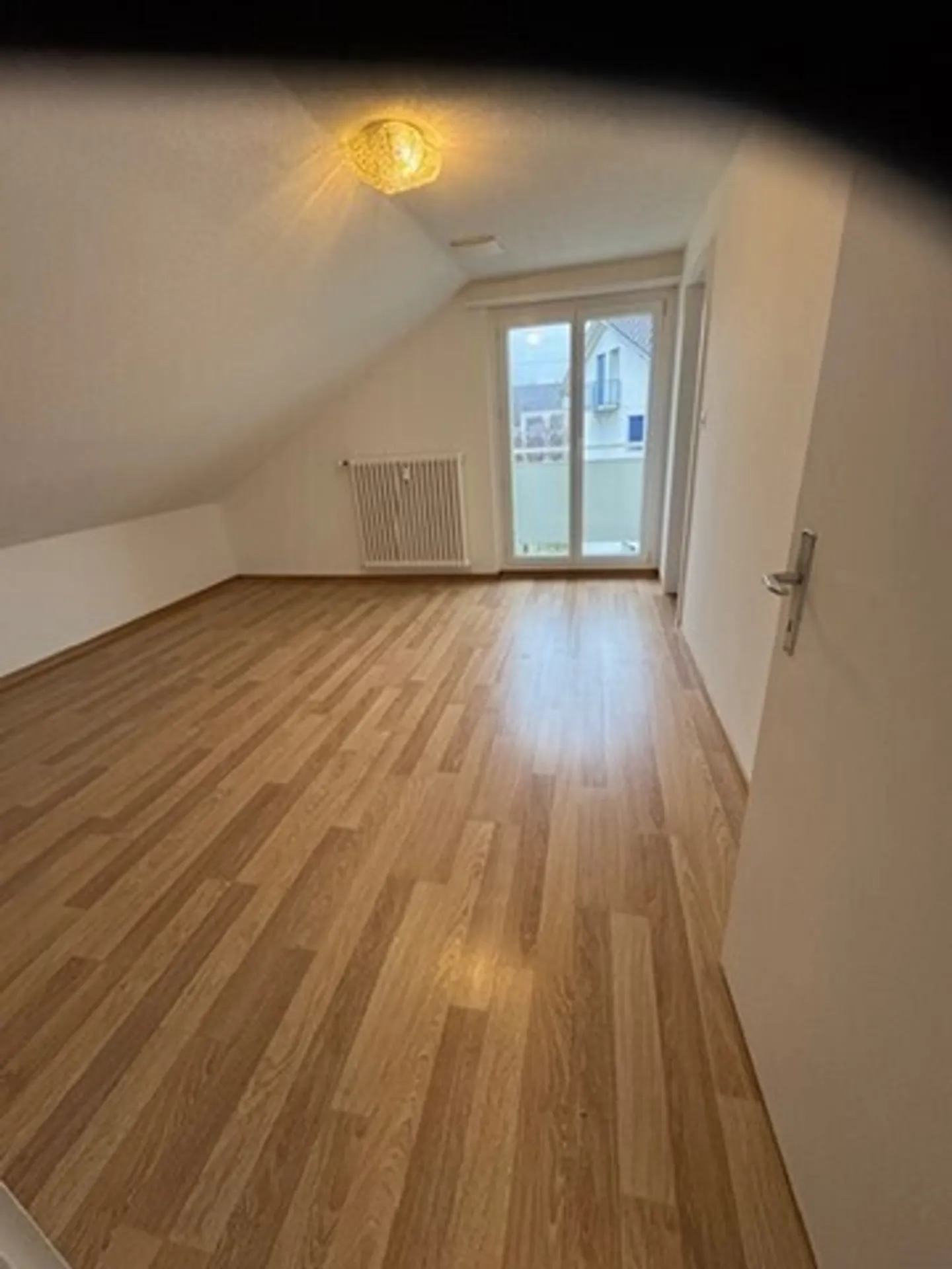 Chic and Cozy ATTIC APARTMENT! - Photo 2 of 6