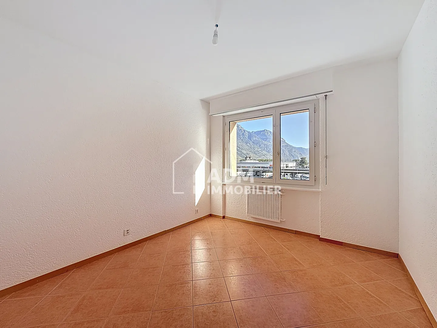 Martigny – 3.5 room apartment with glazed balcony and unobstructed view - Photo 5 of 12