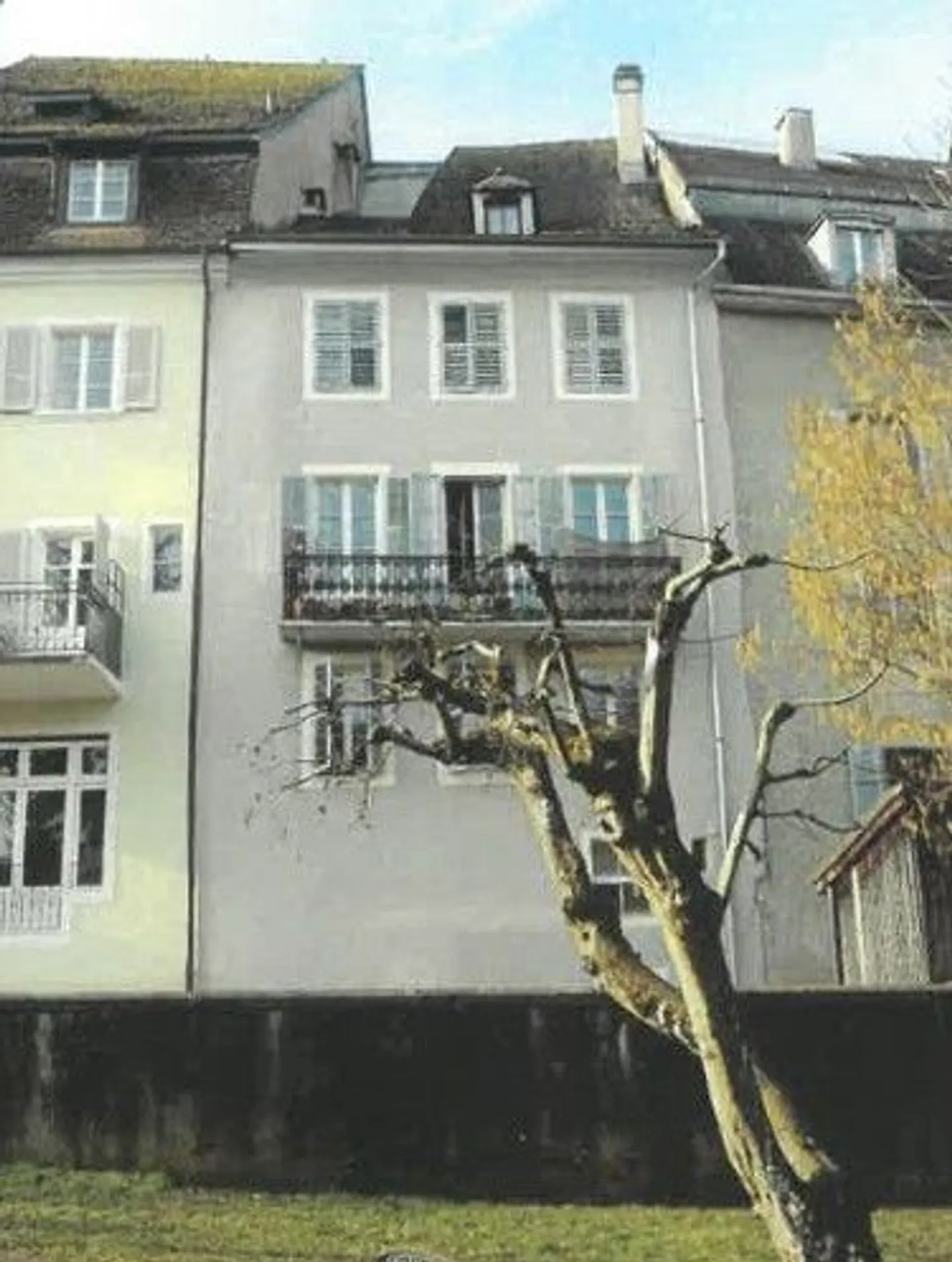 Immeuble mixte avec 7 appartements et un espace commercial - Photo 2 sur 13