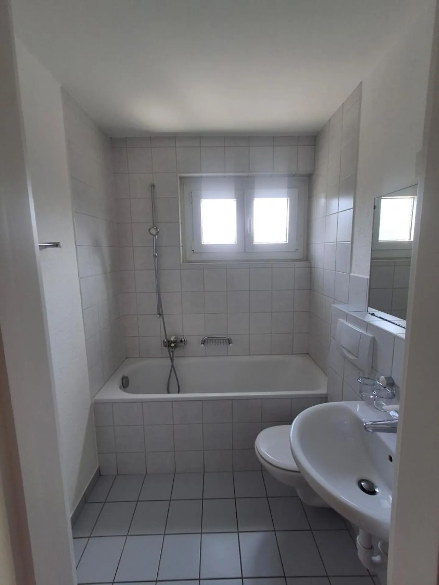 Apartment - Photo 3 of 7