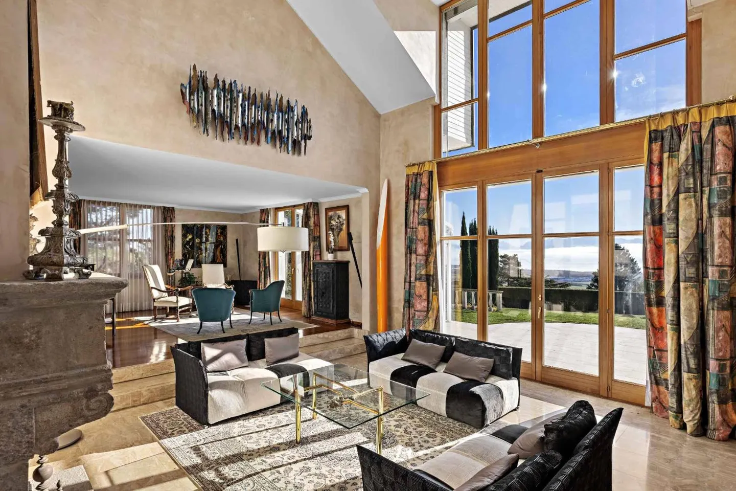 Elegante Villa mit Panorama über den Genfersee und die Alpen - Foto 3 von 13