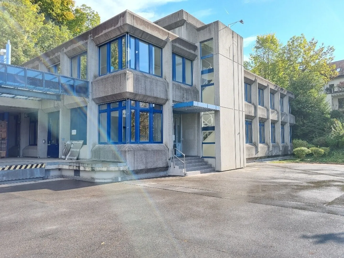 Bright Office Space in Stallikon - Photo 1 of 11