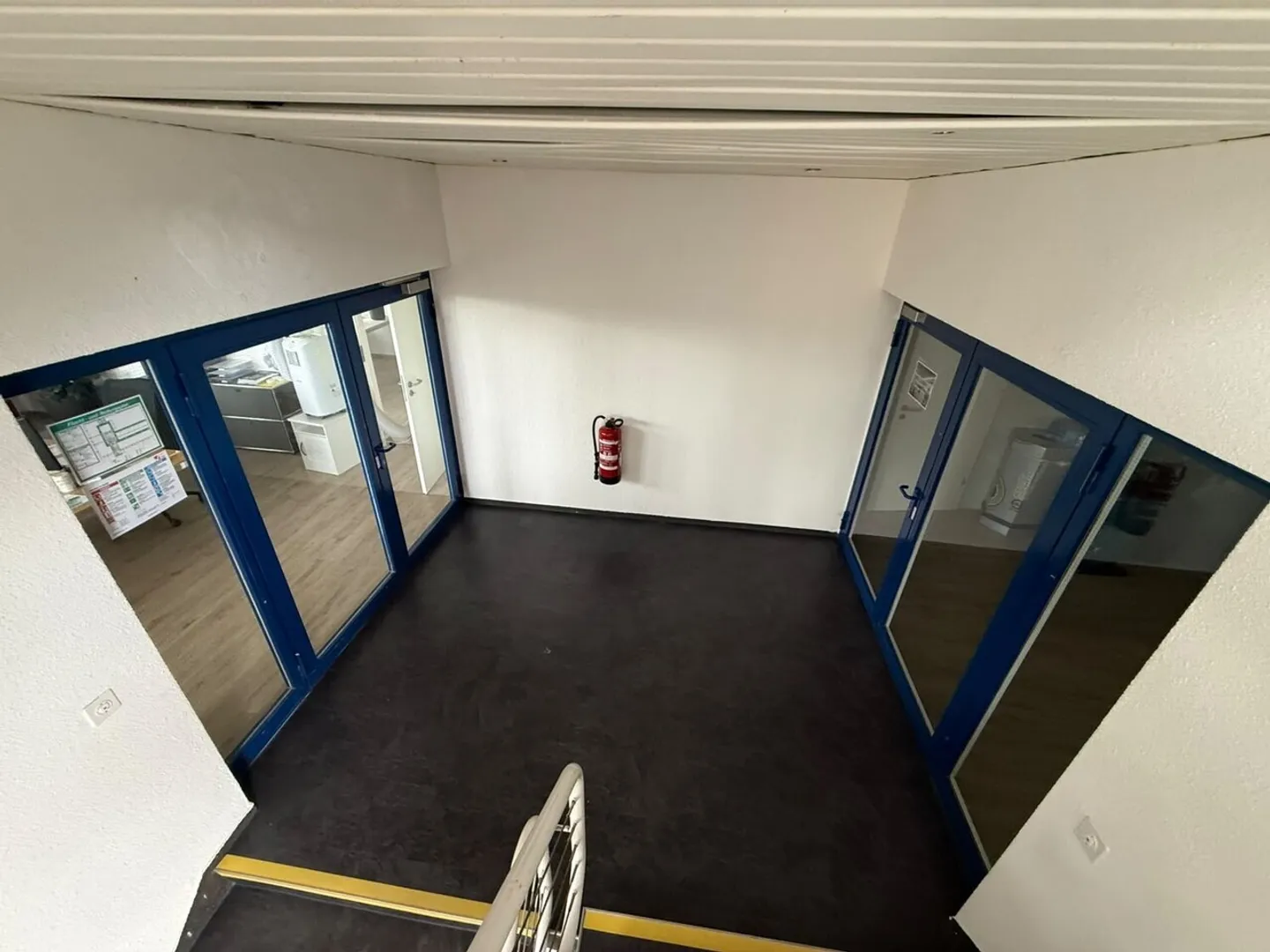 Bright Office Space in Stallikon - Photo 4 of 11