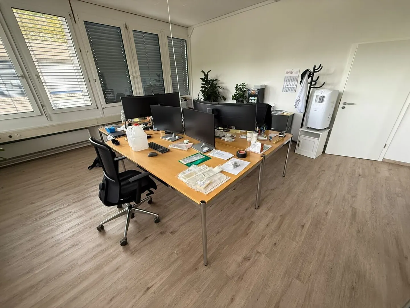 Bright Office Space in Stallikon - Photo 6 of 11