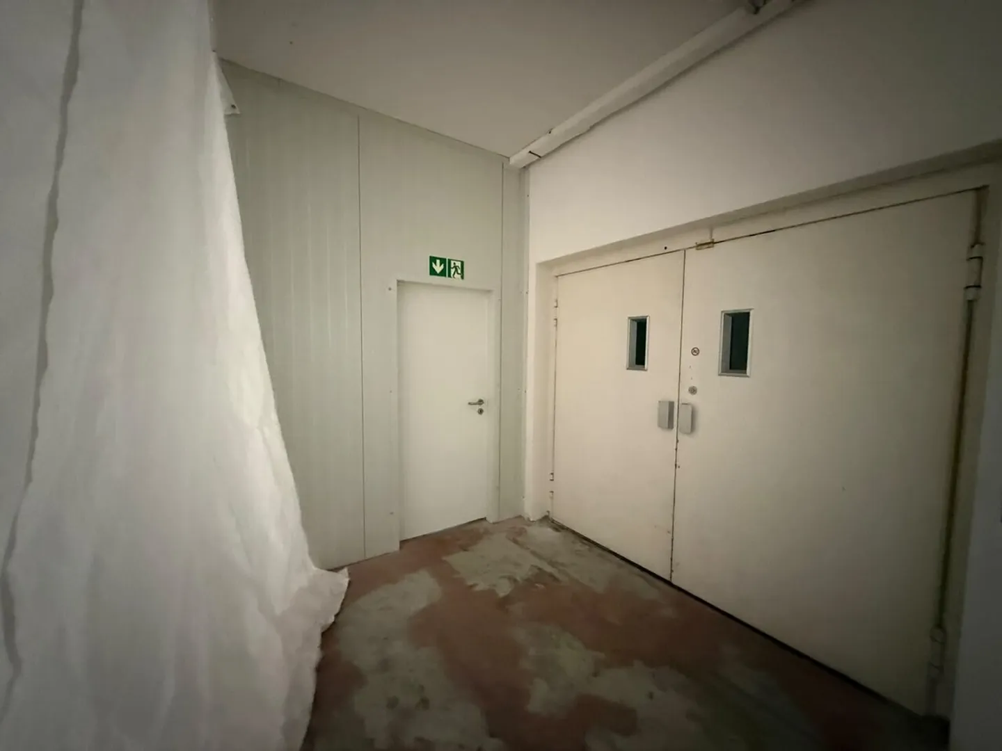 Bright Office Space in Stallikon - Photo 10 of 11