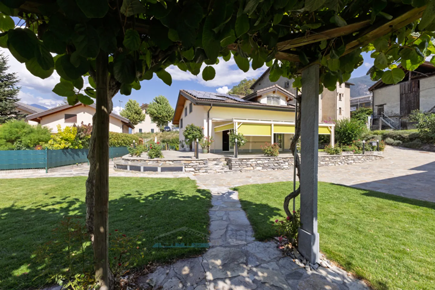 Charmante Villa in Granges VS - Foto 1 von 30