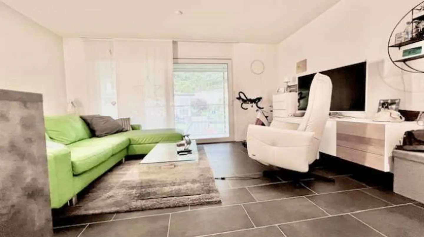 2.5-room apartment with large terrace - Photo 4 of 17