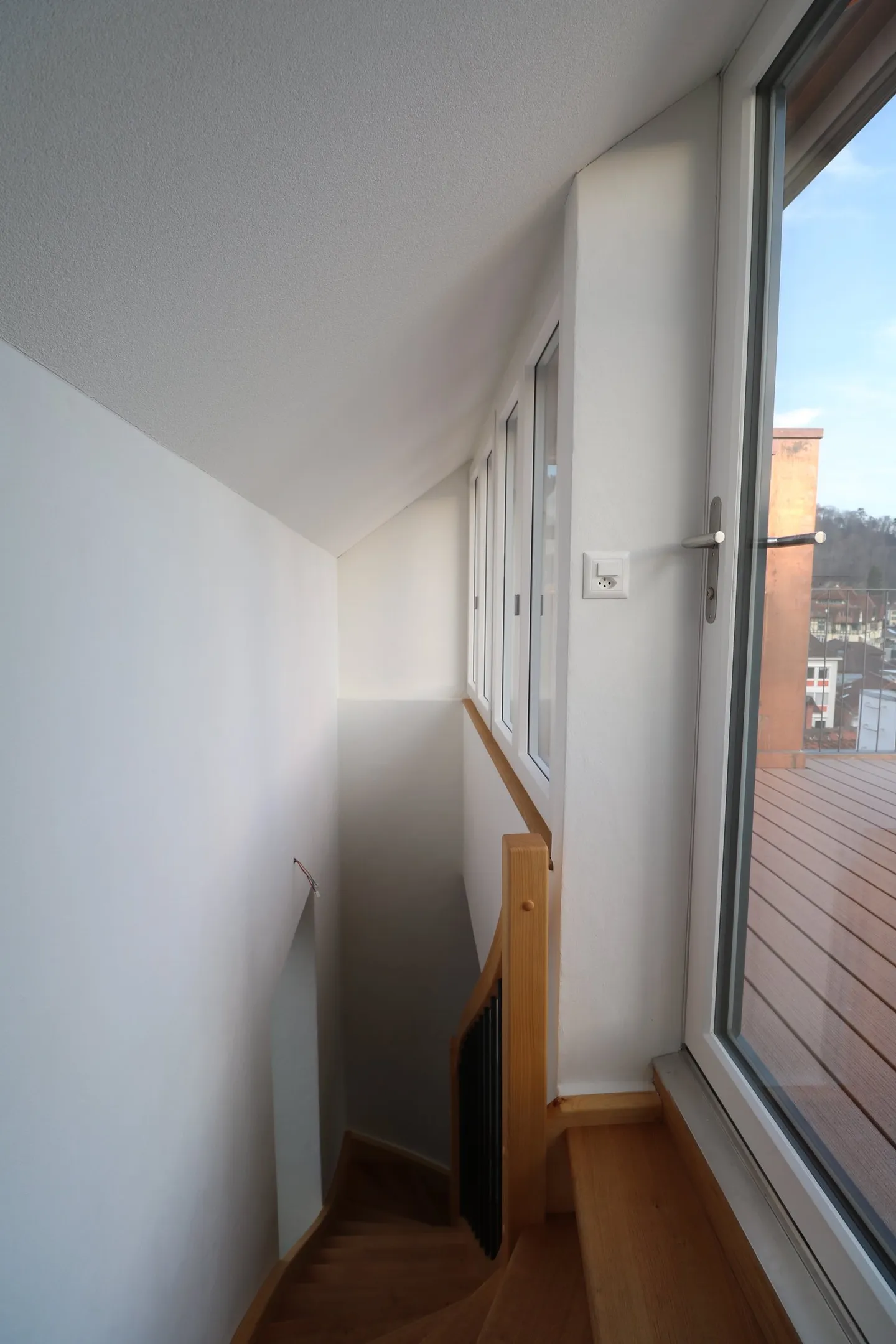 Meraviglioso attico 3 1/2 locali con grande terrazza - Foto 6 di 33