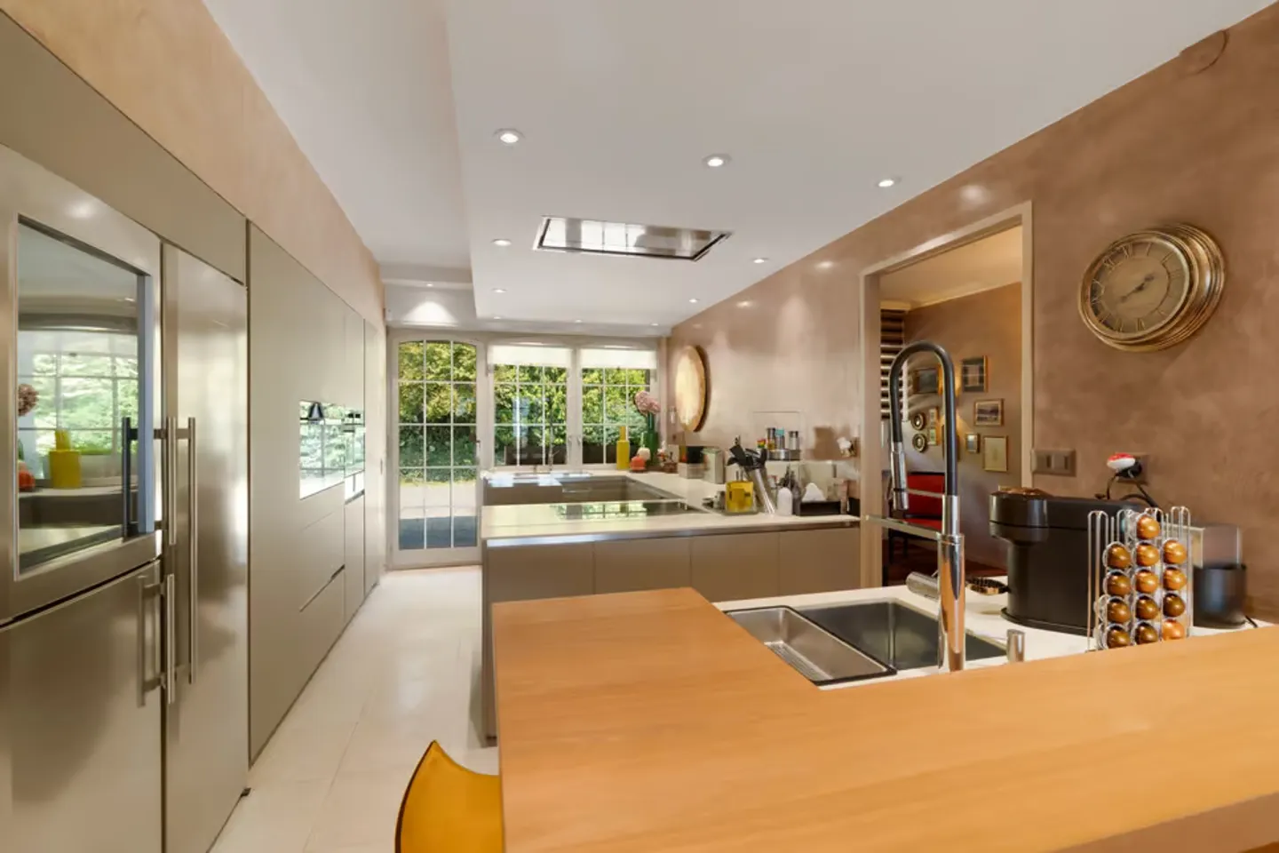 Exceptional Semi-Detached Villa with Panoramic Views of Lake Geneva and the Alps - Photo 6 of 13