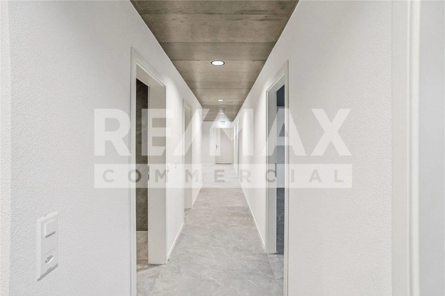 Morat – Funktionaler 230m2 Raum, ideal für Arztpraxen/... - Foto 3 von 10