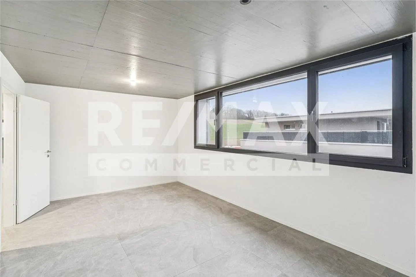 Morat – Funktionaler 230m2 Raum, ideal für Arztpraxen/... - Foto 4 von 10