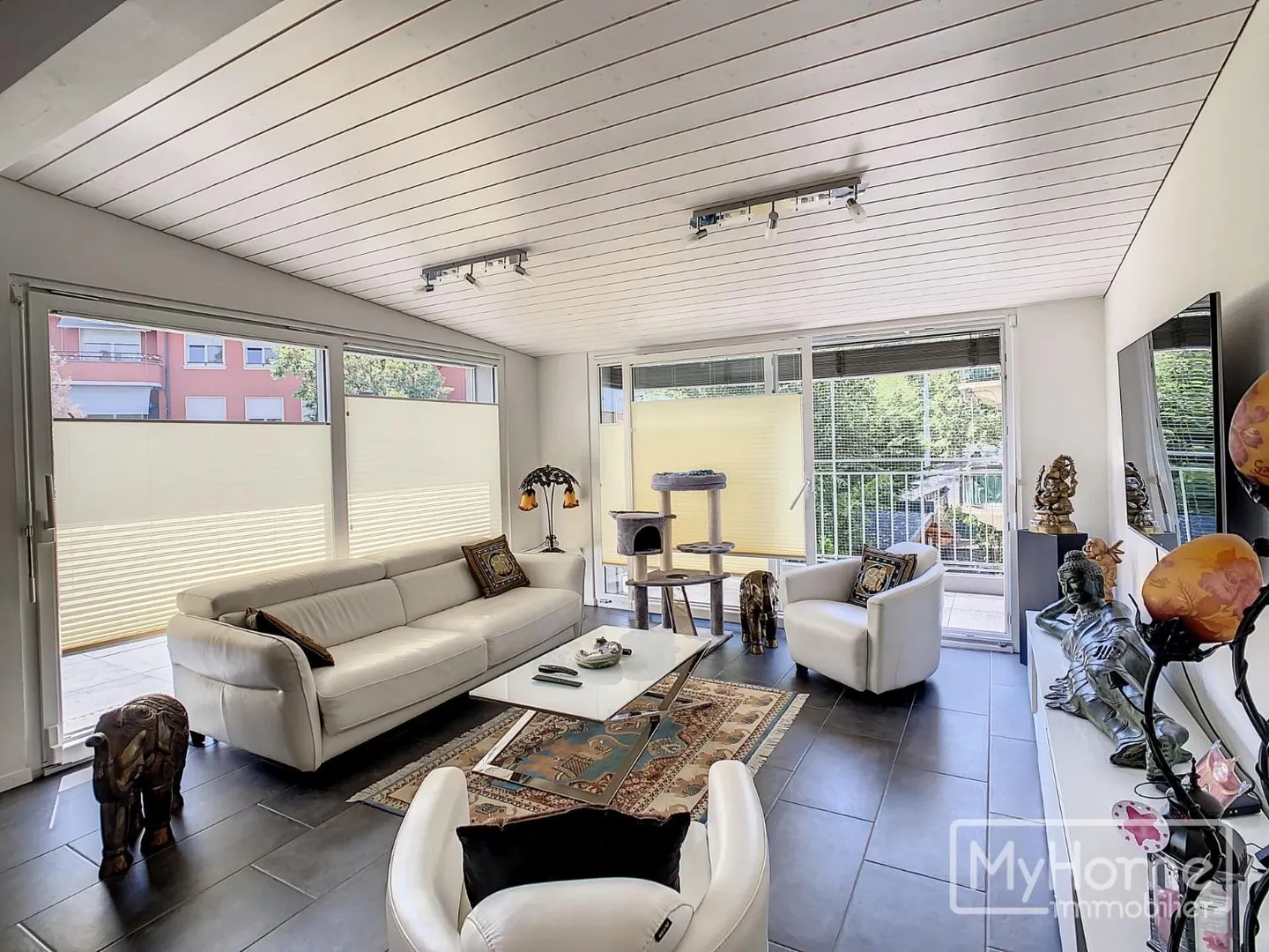 Magnificent penthouse apartment with ideal location and large terrace - Photo 9 of 10