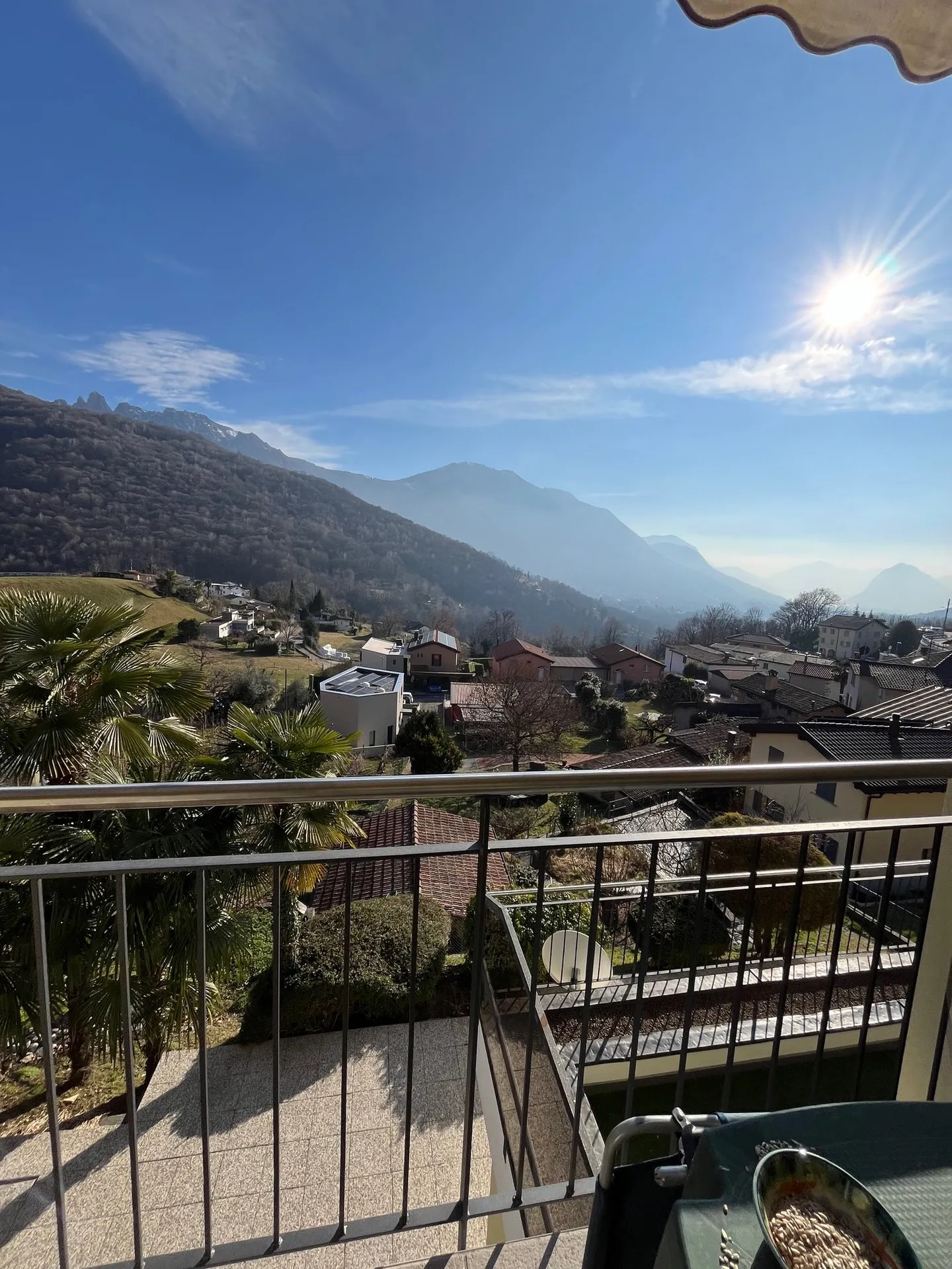 ZU VERKAUFEN 4.5-ZIMMER-WOHNUNG MIT PRÄCHTIGEM BLICK - Foto 1 von 8