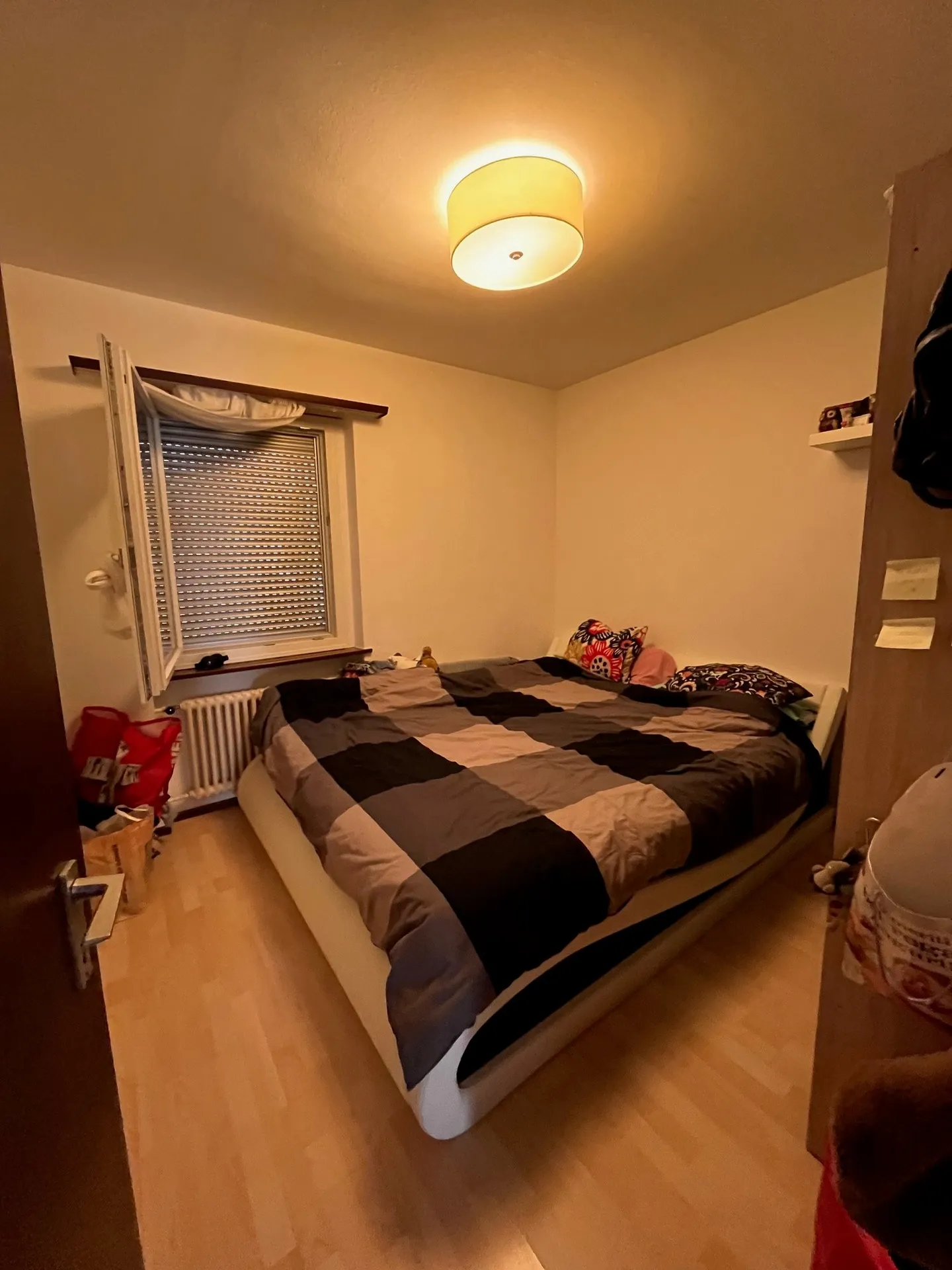 ZU VERKAUFEN 4.5-ZIMMER-WOHNUNG MIT PRÄCHTIGEM BLICK - Foto 5 von 8