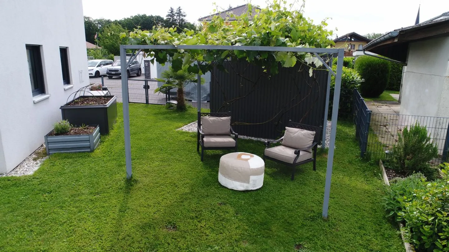 Villa familiale avec jardin bordé d'arbres ! - Photo 5 sur 13