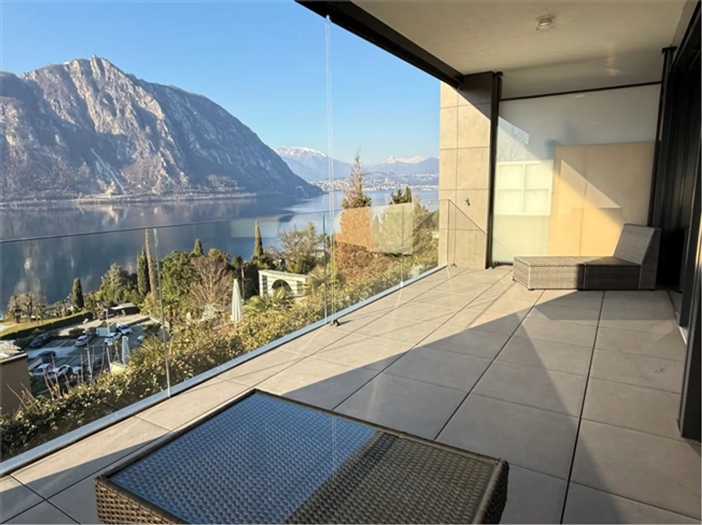 Lake View, new 2.5-room apartment with terrace - Photo 2 of 19