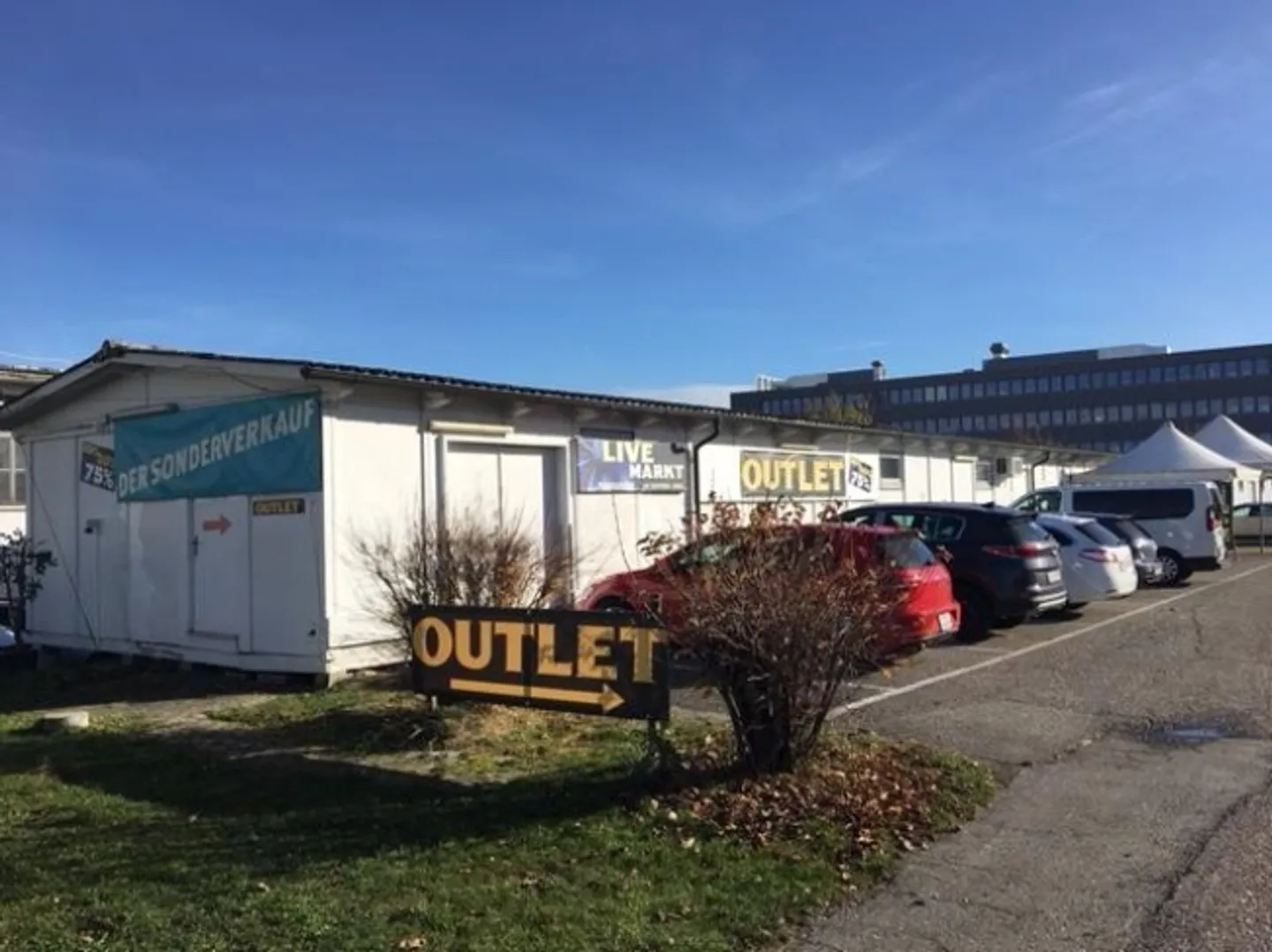 Negozio in vendita su A1, circa 300 m2 - Foto 1 di 5