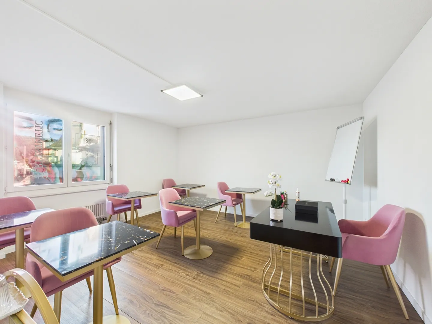 Nel cuore di Baden: Salone di bellezza e Accademia, Baden (AG) - Foto 13 di 19