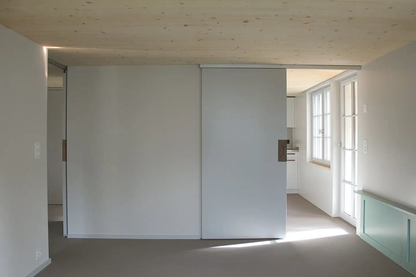 Lovingly converted 2.5-room old building apartments with elevator - Photo 4 of 6