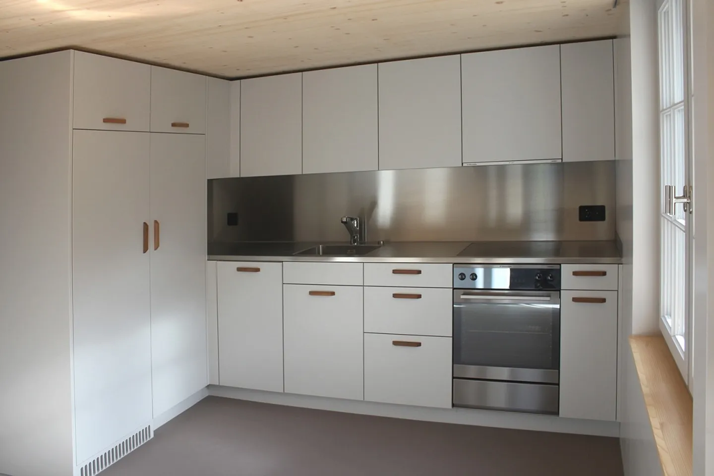 Lovingly converted 2.5-room old building apartments with elevator - Photo 5 of 6