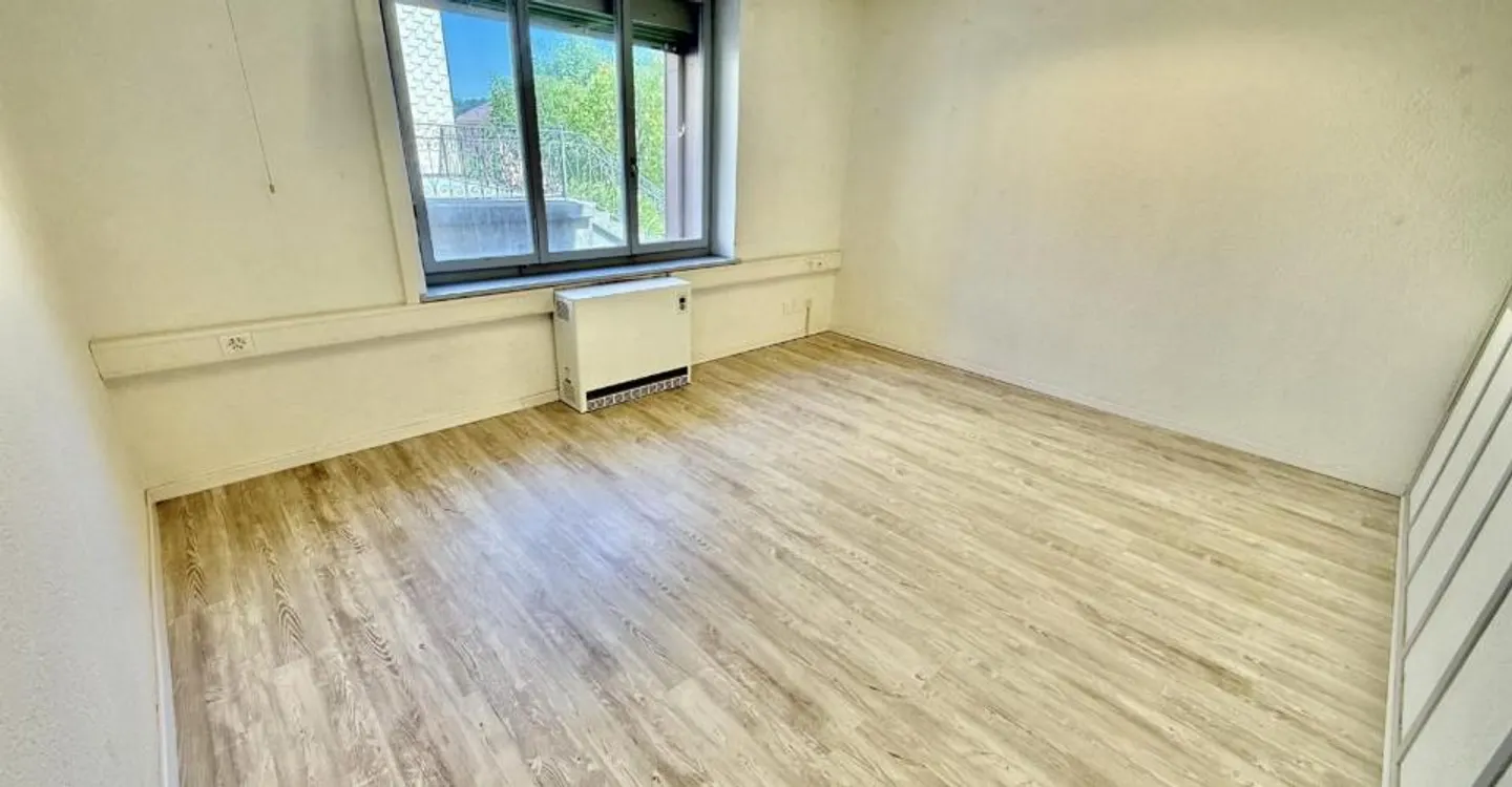 For rent in Reconvilier commercial space n°3 of 14.70 m2 - Photo 6 of 12