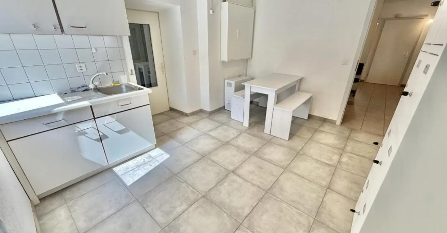 For rent in Reconvilier commercial space n°3 of 14.70 m2 - Photo 9 of 12