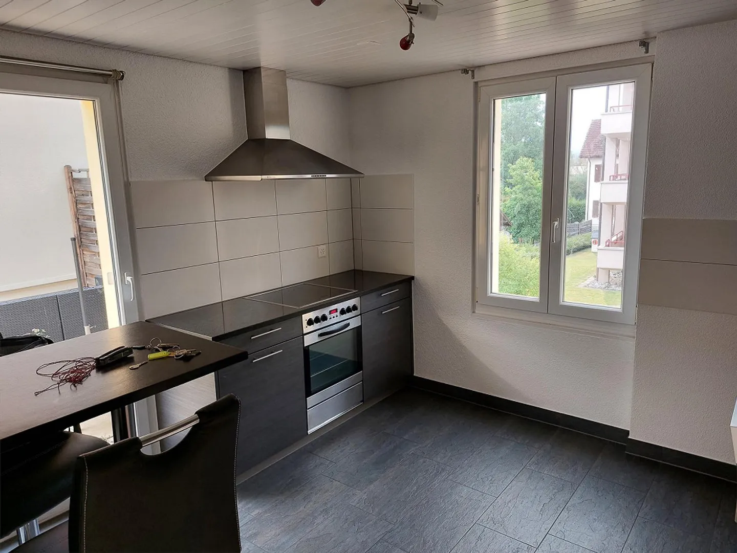Spazioso appartamento di 2.5 locali con affascinante camino e ampia terrazza - Foto 1 di 7