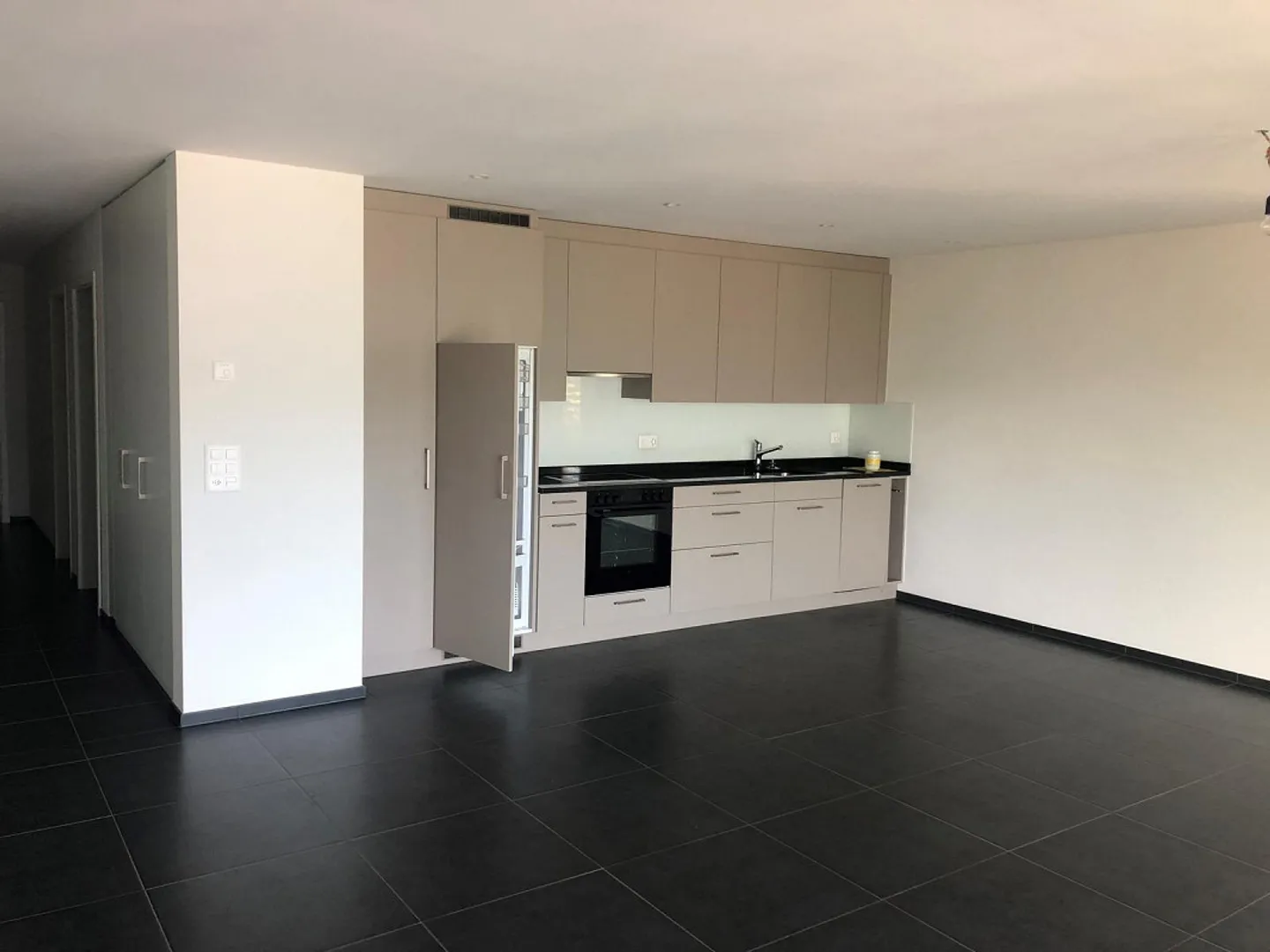 3.5 Room Apartment with View - Photo 5 of 10