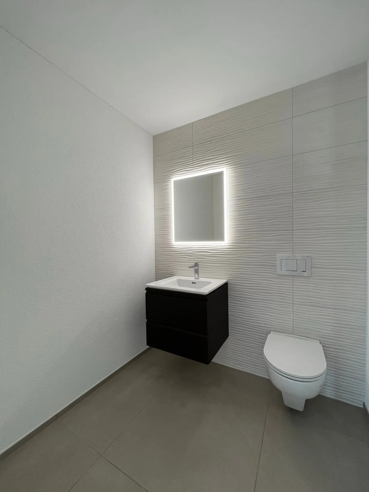Modern 3-room penthouse with panoramic views in Zwingen - Photo 7 of 20