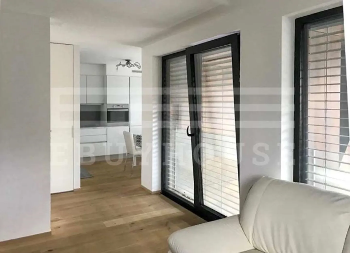 Maison moderne en emplacement central - Photo 5 sur 13