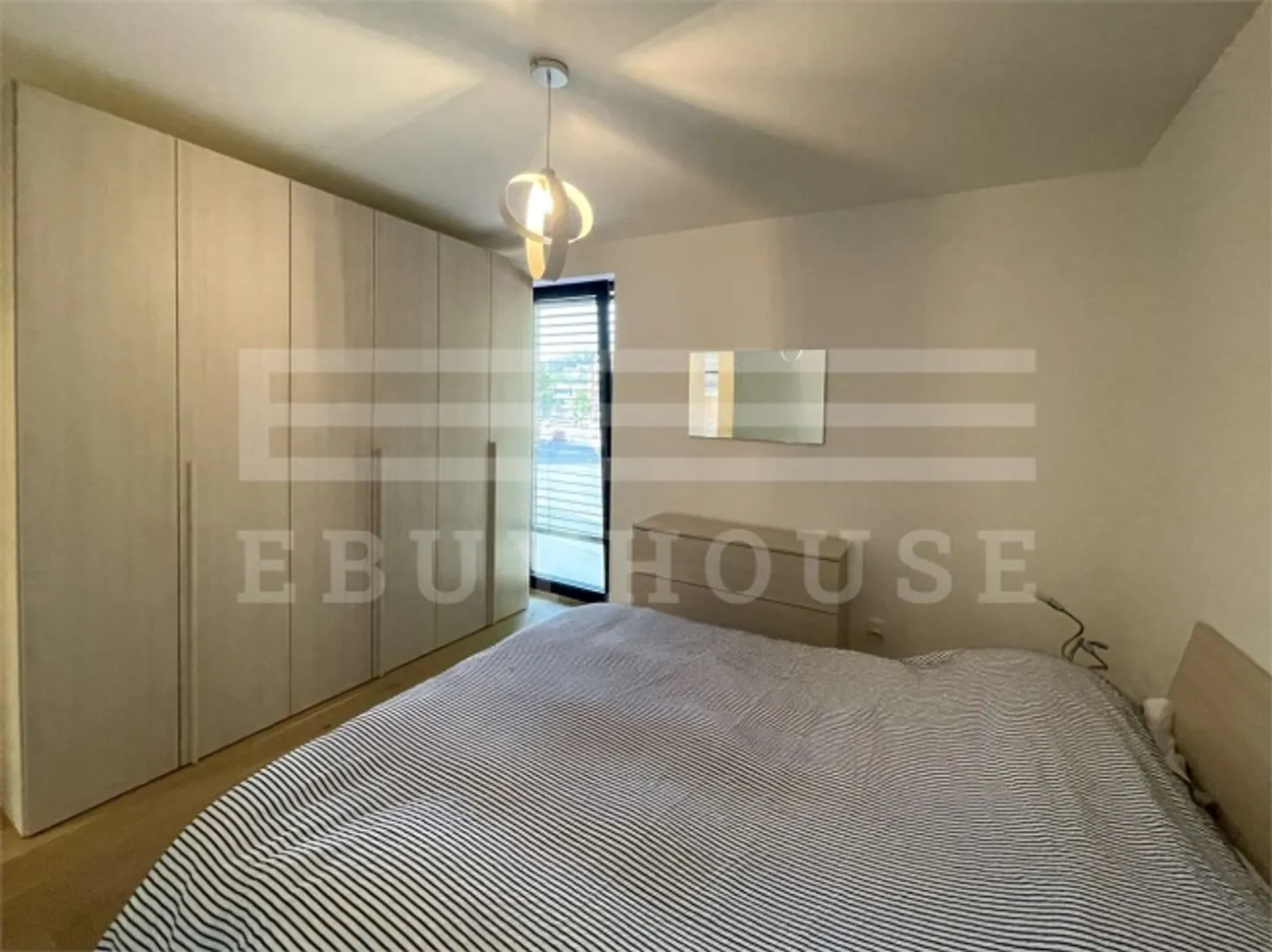 Maison moderne en emplacement central - Photo 10 sur 13