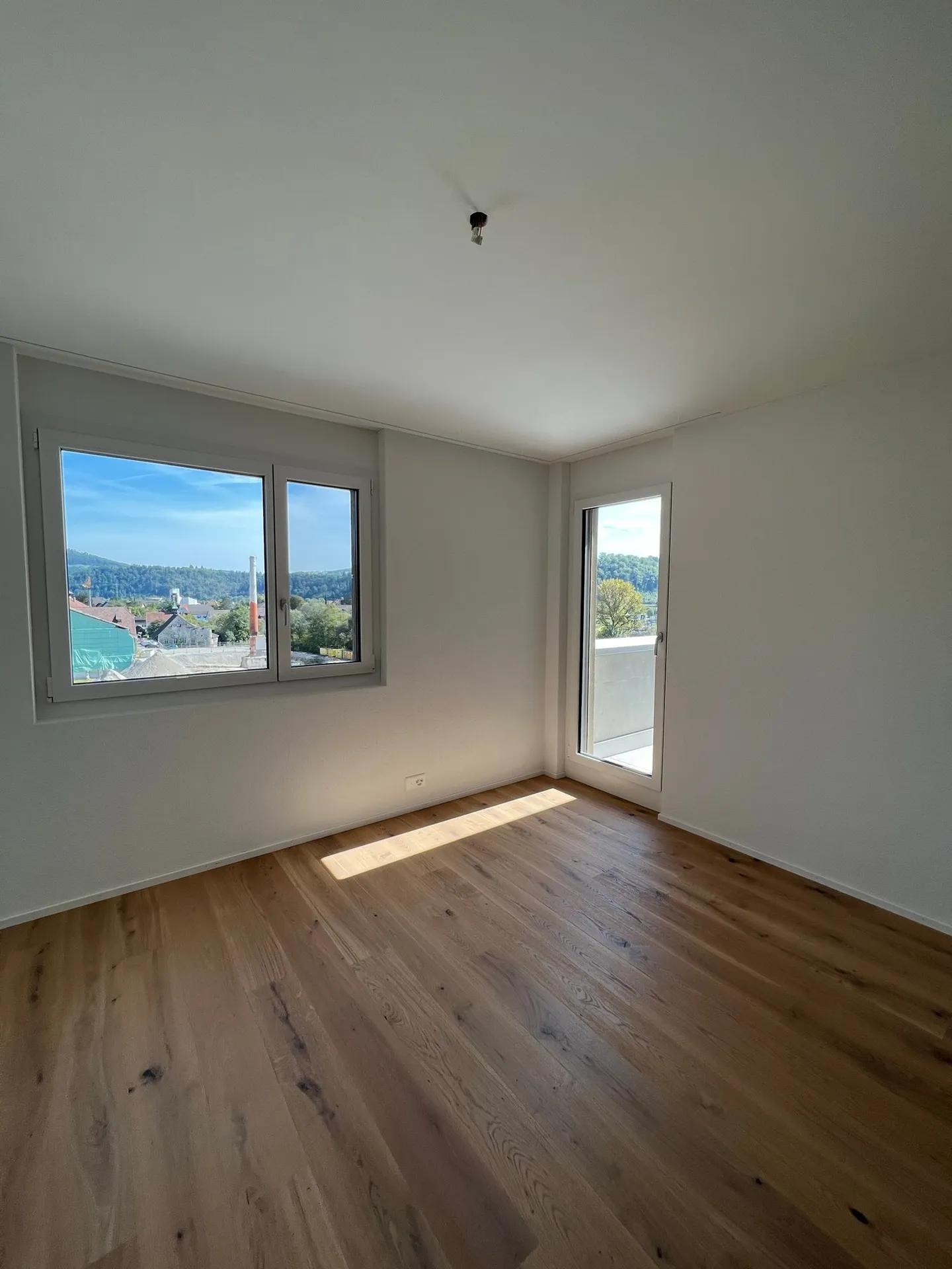 Modern 3-room penthouse with panoramic views in Zwingen - Photo 13 of 20
