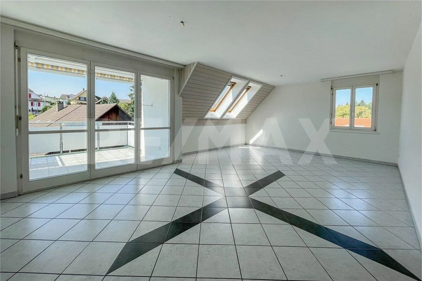 Appartement en duplex spacieux de 5,5 pièces dans un emplacement central et calme - Photo 4 sur 13