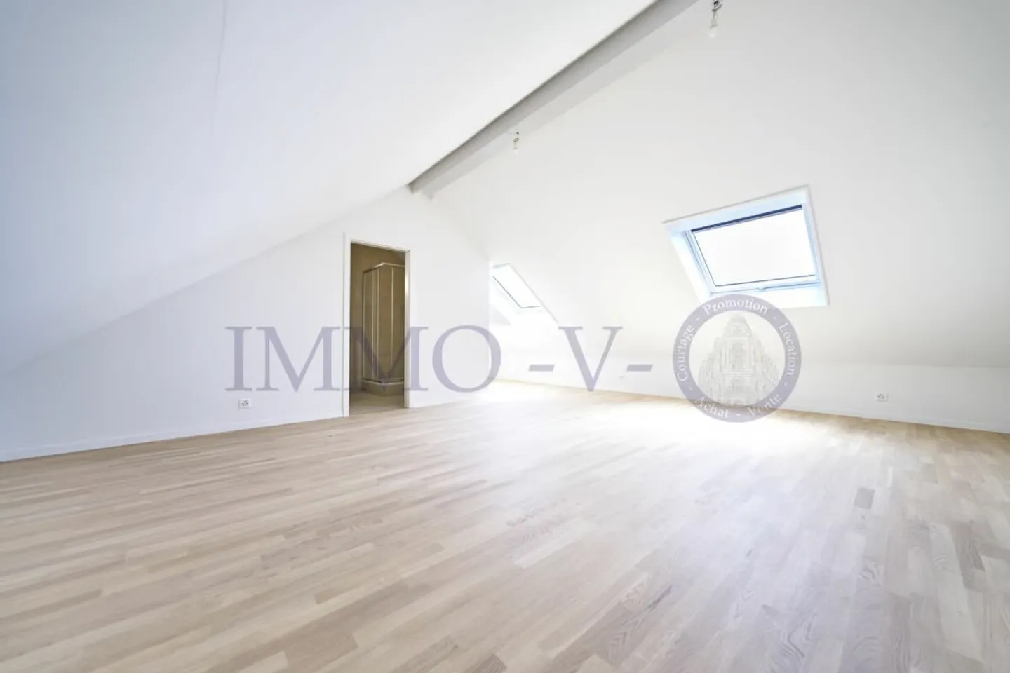 DUPLEX DE STANDING AVEC BEAU VOLUME - Photo 4 of 10