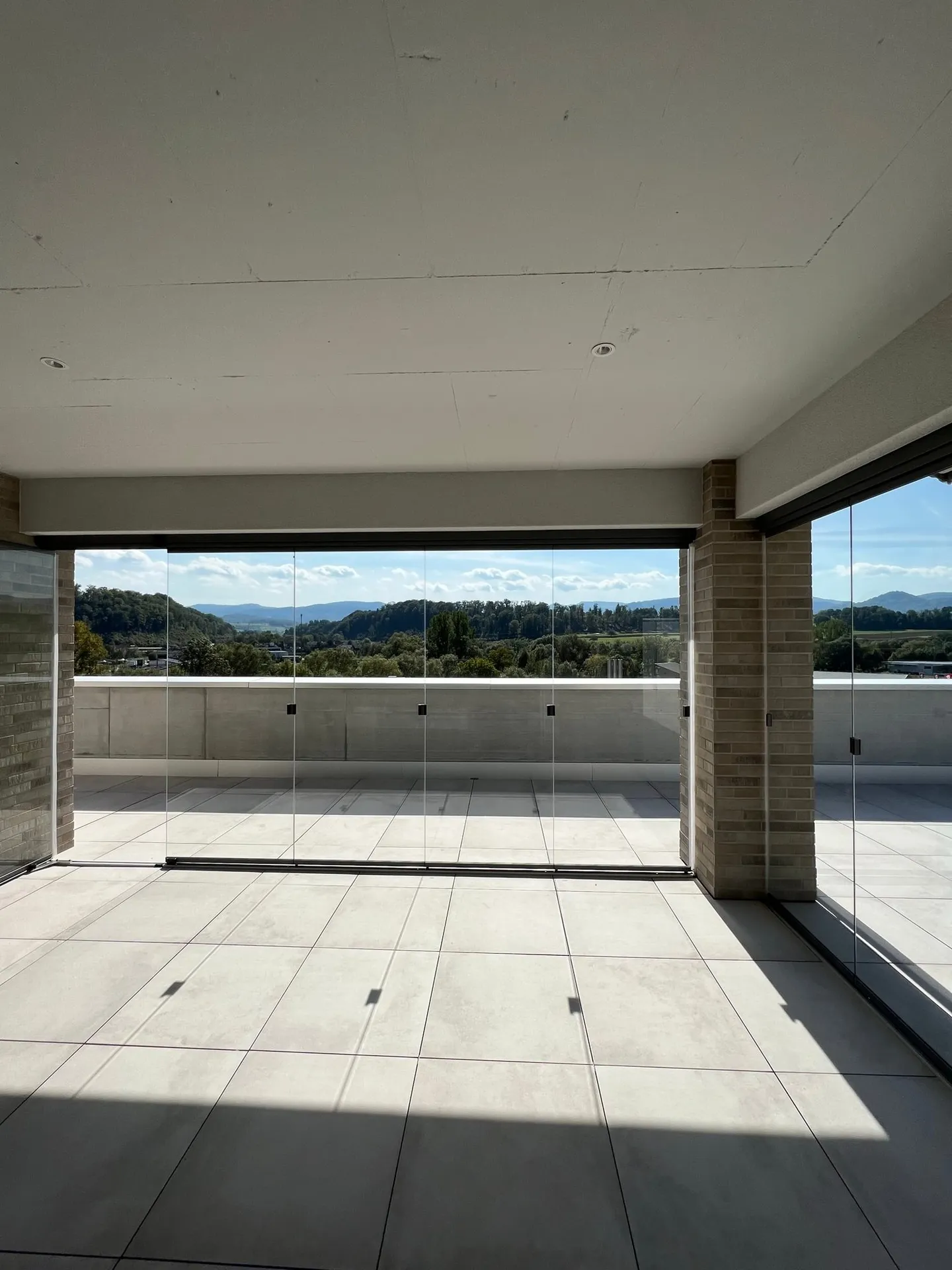 Modern 3-room penthouse with panoramic views in Zwingen - Photo 16 of 20