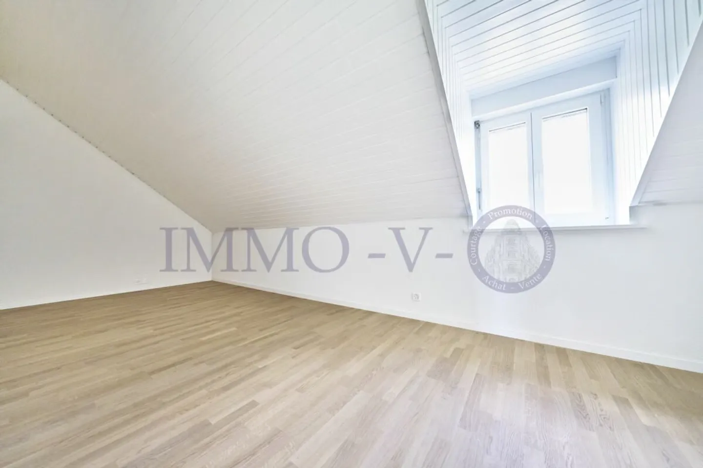 DUPLEX DE STANDING AVEC BEAU VOLUME - Photo 9 of 10