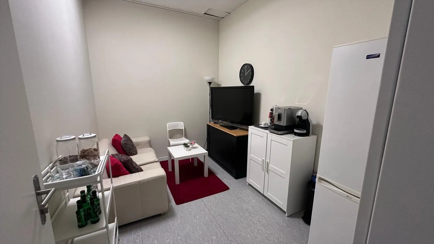 Bureau/atelier et/ou locaux de vente spacieux au Wasge... - Photo 3 sur 6