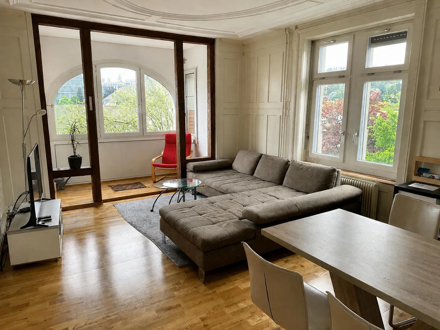 Charmant appartement ancien dans un emplacement central - Photo 2 sur 5