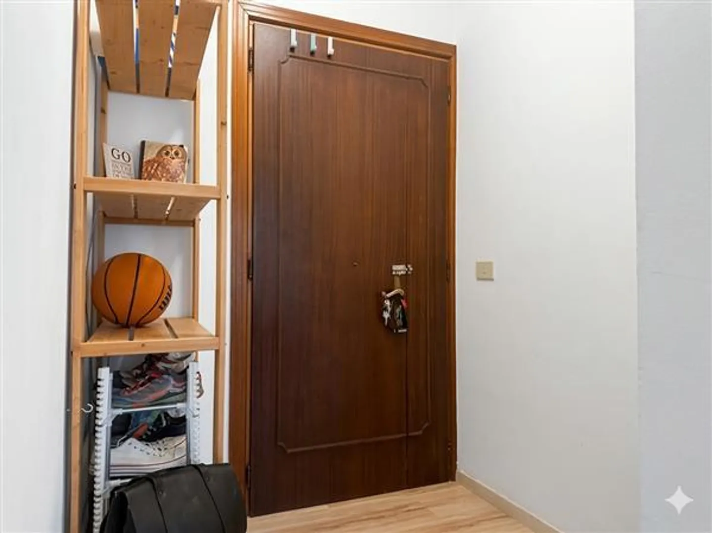 Paradise: 1.5-Room Apartment - Photo 8 of 12