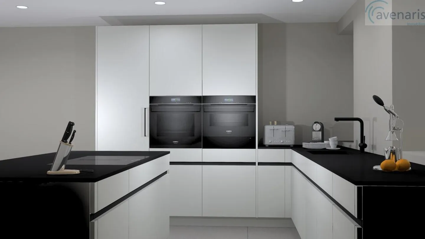 Modern 4.5-room penthouse apartment with panoramic views and beautiful scenery - Photo 1 of 3