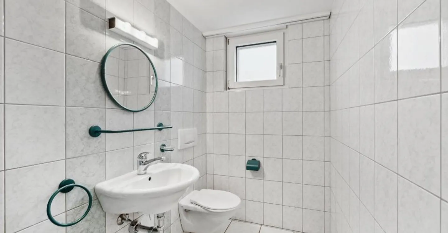 Spacious Apartment with Offers - Photo 7 of 12